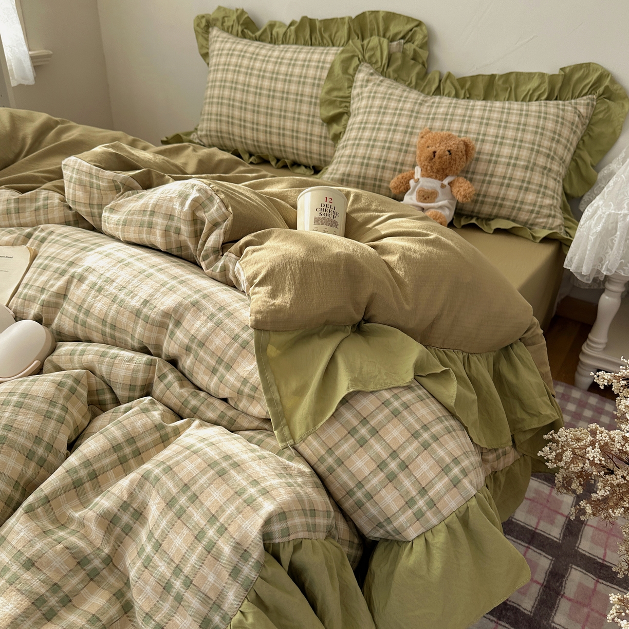 91家纺网 家纺一手货源 找家纺 顾里家纺 2025新款韩系ins复古大花边格纹套件四件套 浅草奶盖