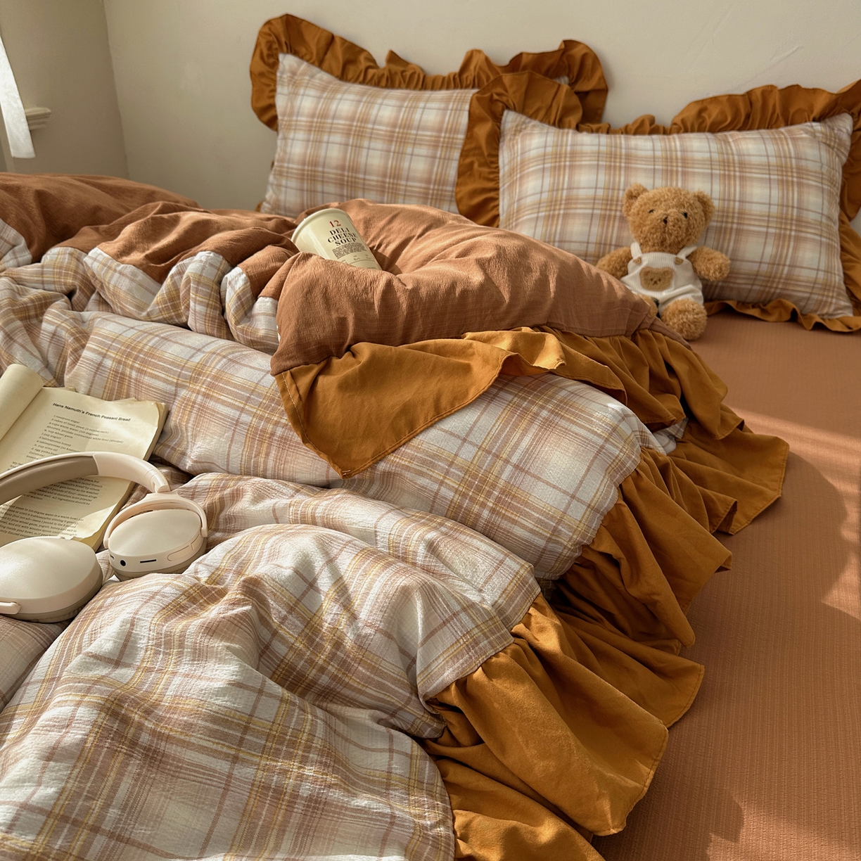 91家纺网 家纺一手货源 找家纺 顾里家纺 2025新款韩系ins复古大花边格纹套件四件套 安吉小姐