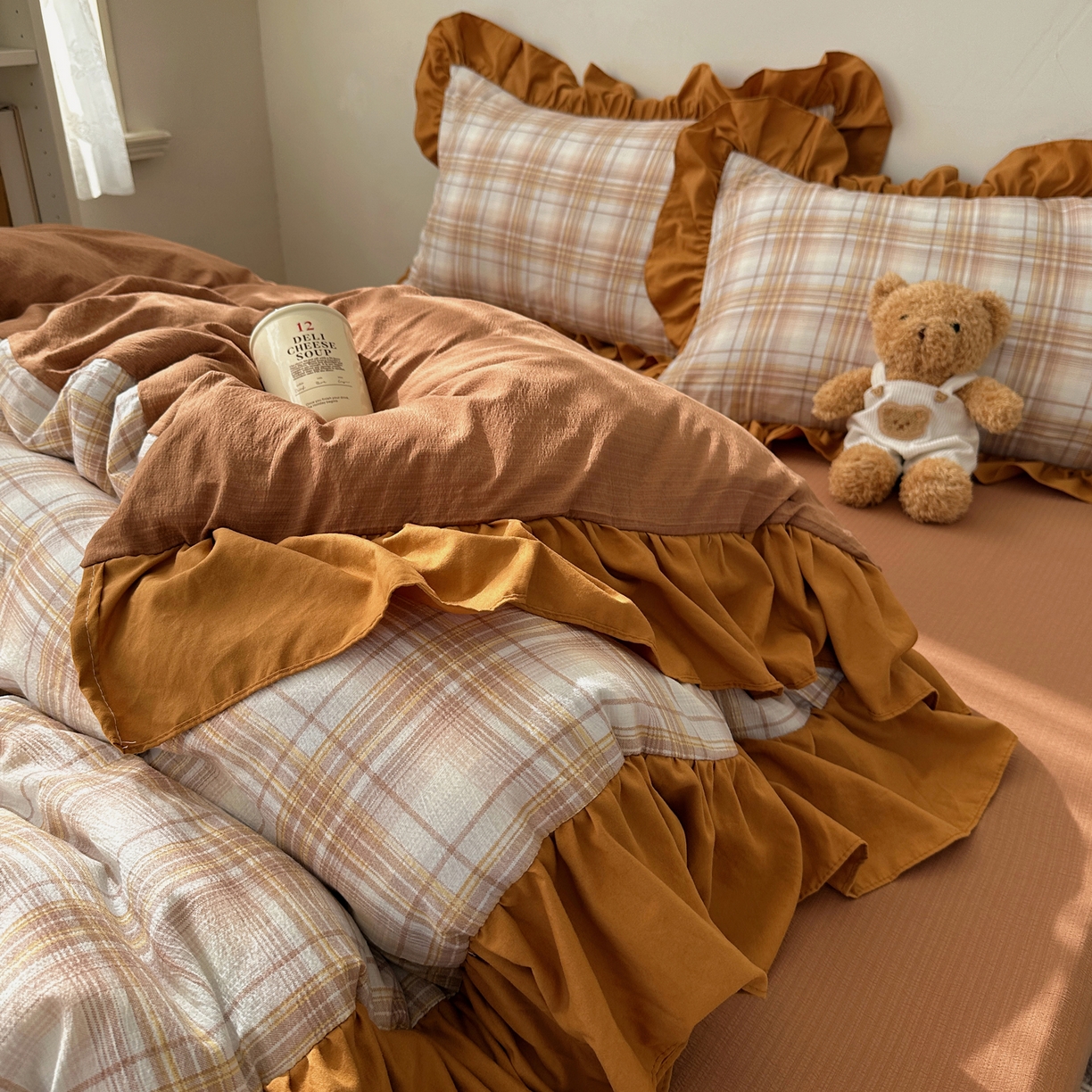 91家纺网 家纺一手货源 找家纺 顾里家纺 2025新款韩系ins复古大花边格纹套件四件套 安吉小姐