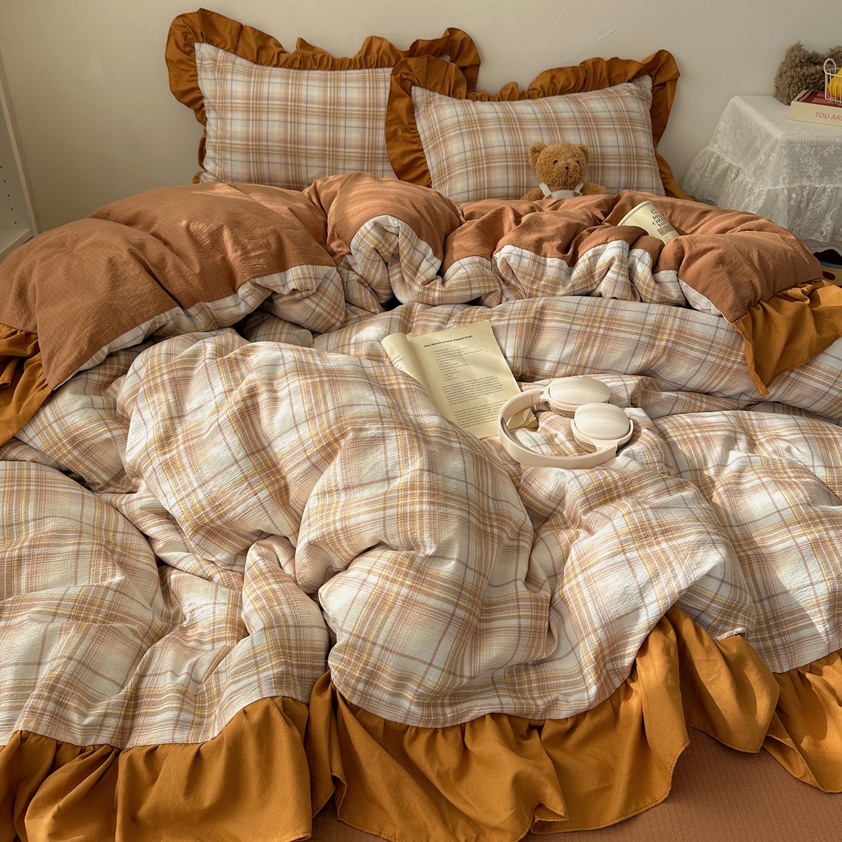 91家纺网 家纺一手货源 找家纺 顾里家纺 2025新款韩系ins复古大花边格纹套件四件套 安吉小姐