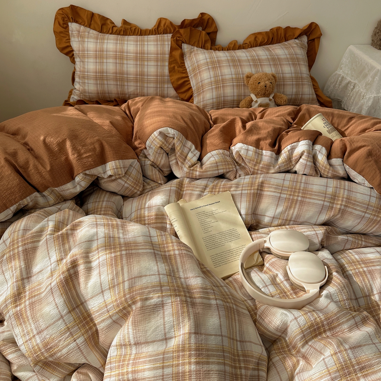 91家纺网 家纺一手货源 找家纺 顾里家纺 2025新款韩系ins复古大花边格纹套件四件套 安吉小姐