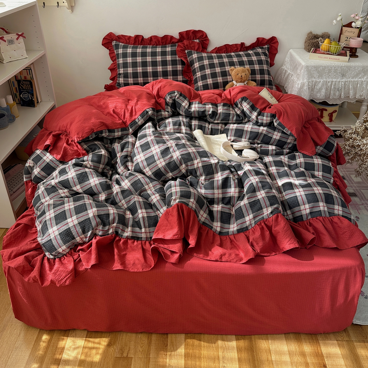 91家纺网 家纺一手货源 找家纺 顾里家纺 2025新款韩系ins复古大花边格纹套件四件套 爱莉诗