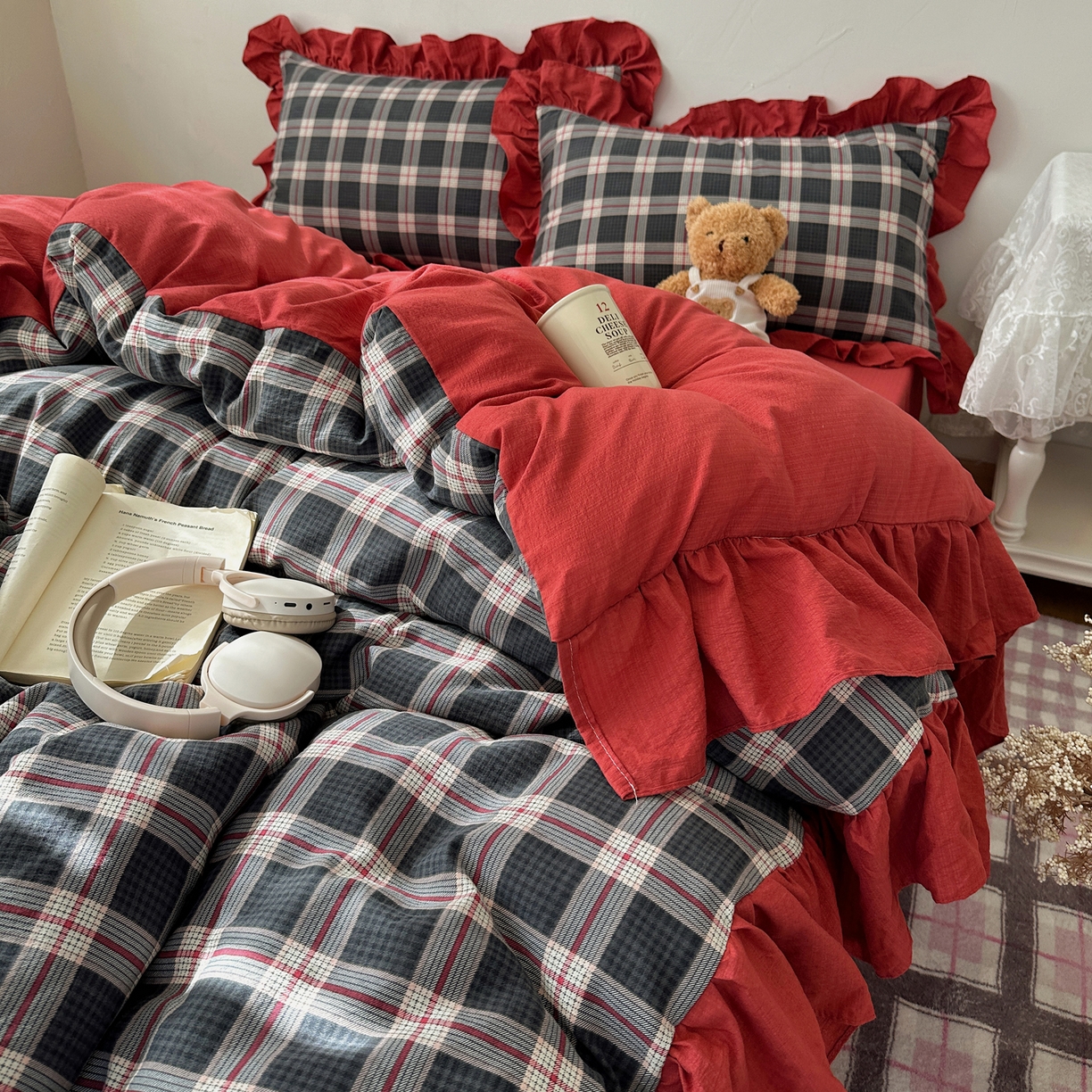 91家纺网 家纺一手货源 找家纺 顾里家纺 2025新款韩系ins复古大花边格纹套件四件套 爱莉诗