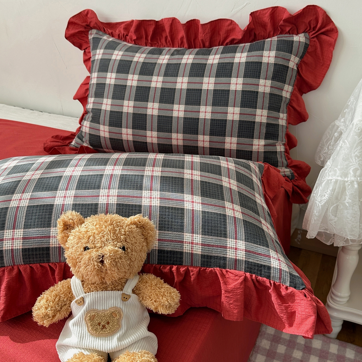 91家纺网 家纺一手货源 找家纺 顾里家纺 2025新款韩系ins复古大花边格纹套件四件套 爱莉诗