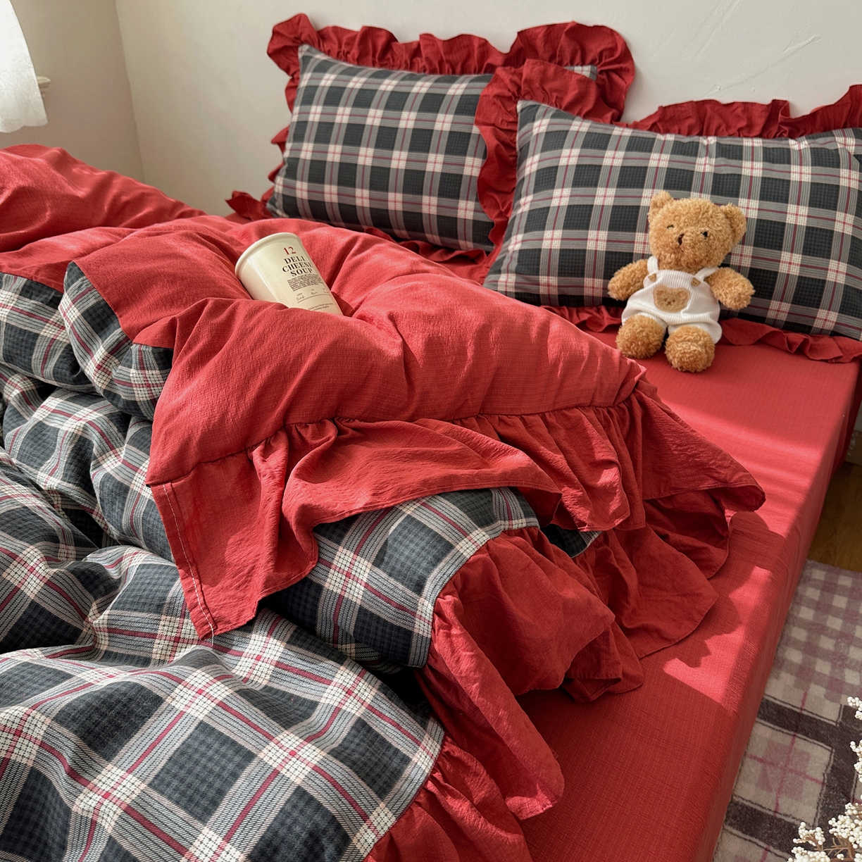 91家纺网 家纺一手货源 找家纺 顾里家纺 2025新款韩系ins复古大花边格纹套件四件套 爱莉诗