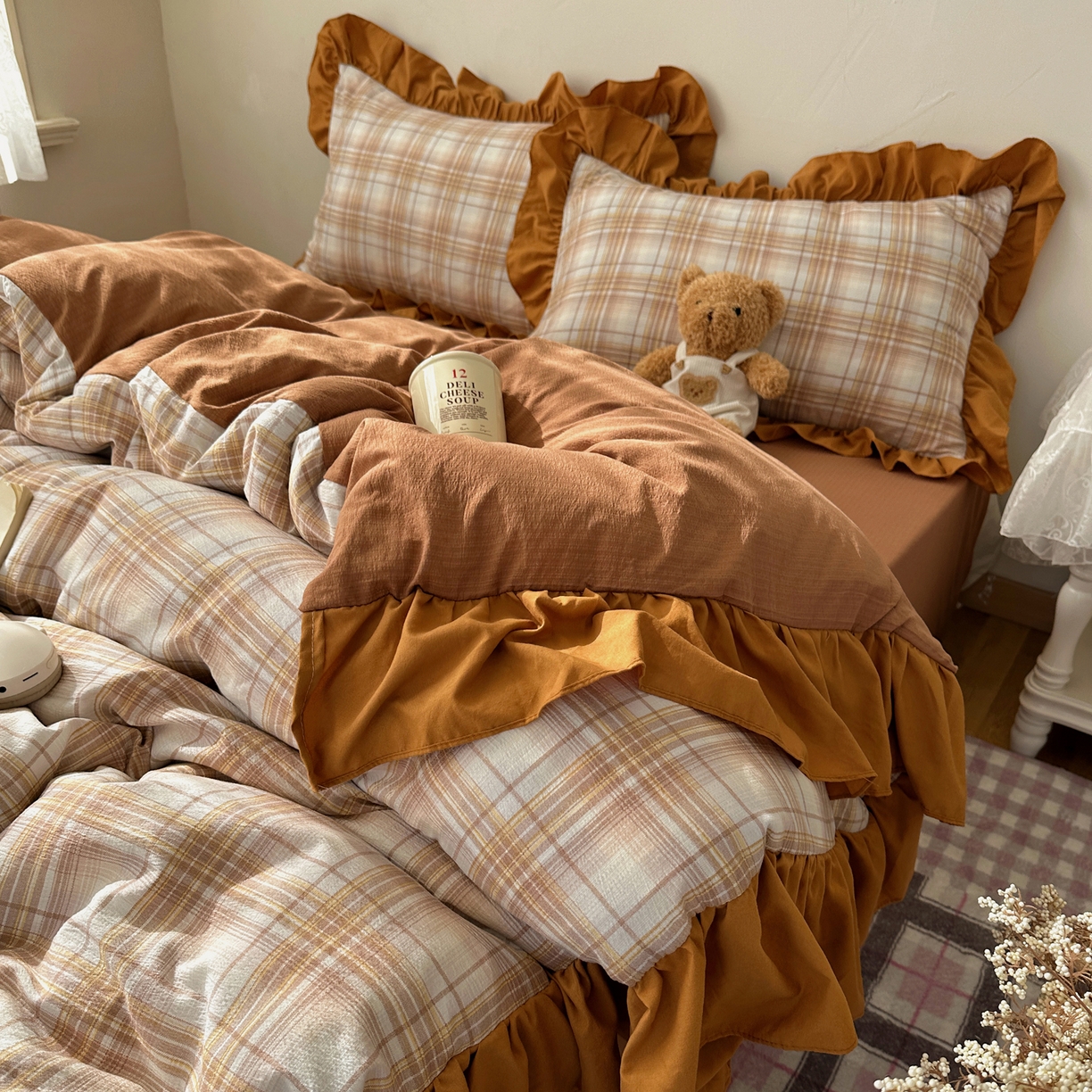 91家纺网 家纺一手货源 找家纺 顾里家纺 2025新款韩系ins复古大花边格纹套件四件套 安吉小姐