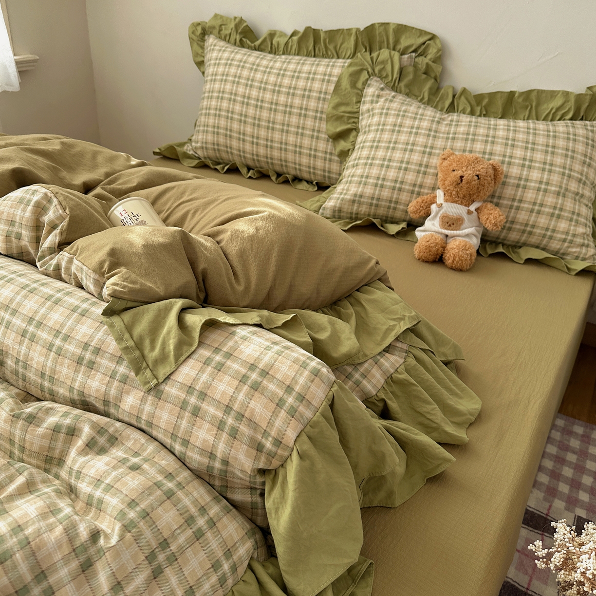 91家纺网 家纺一手货源 找家纺 顾里家纺 2025新款韩系ins复古大花边格纹套件四件套 浅草奶盖