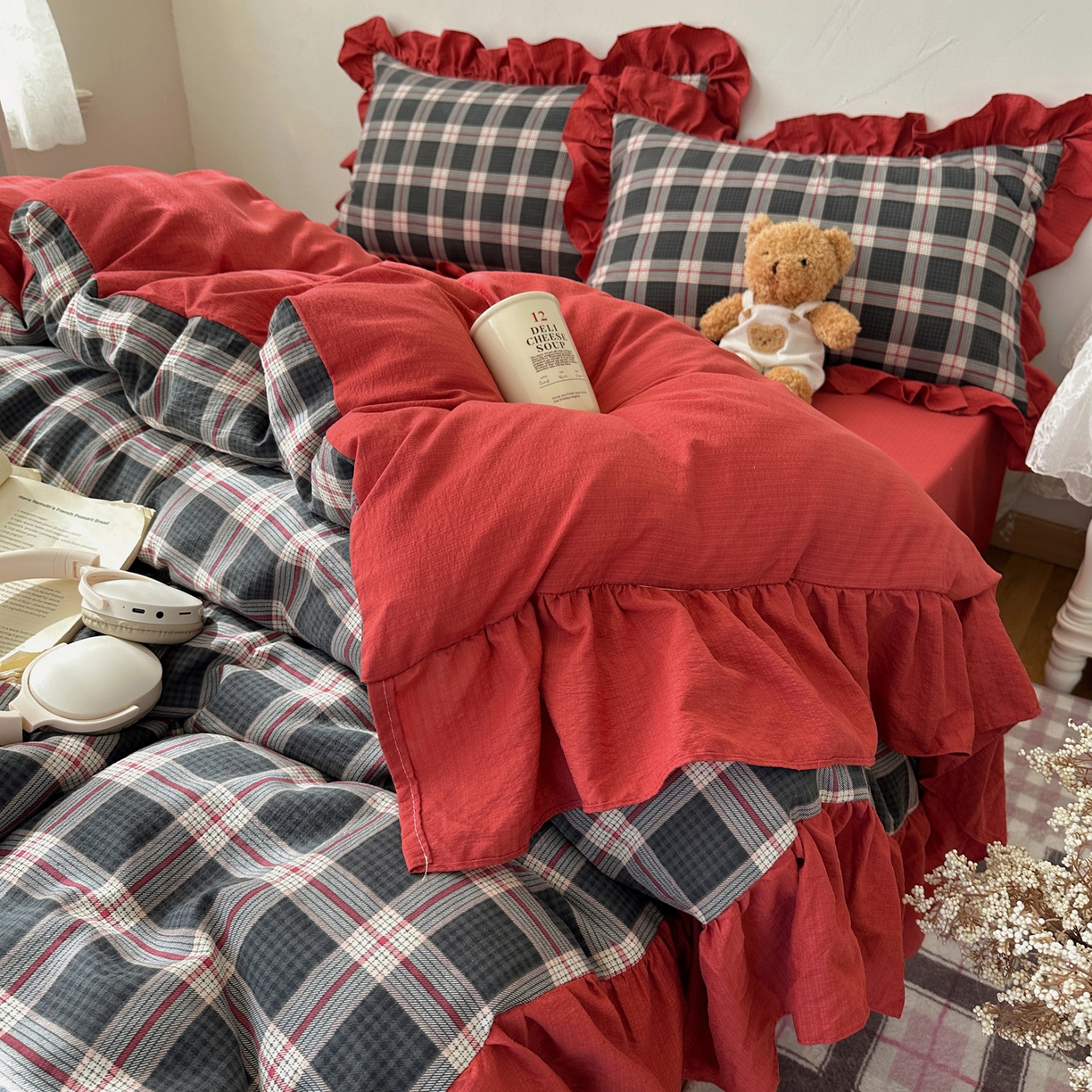 91家纺网 家纺一手货源 找家纺 顾里家纺 2025新款韩系ins复古大花边格纹套件四件套 爱莉诗