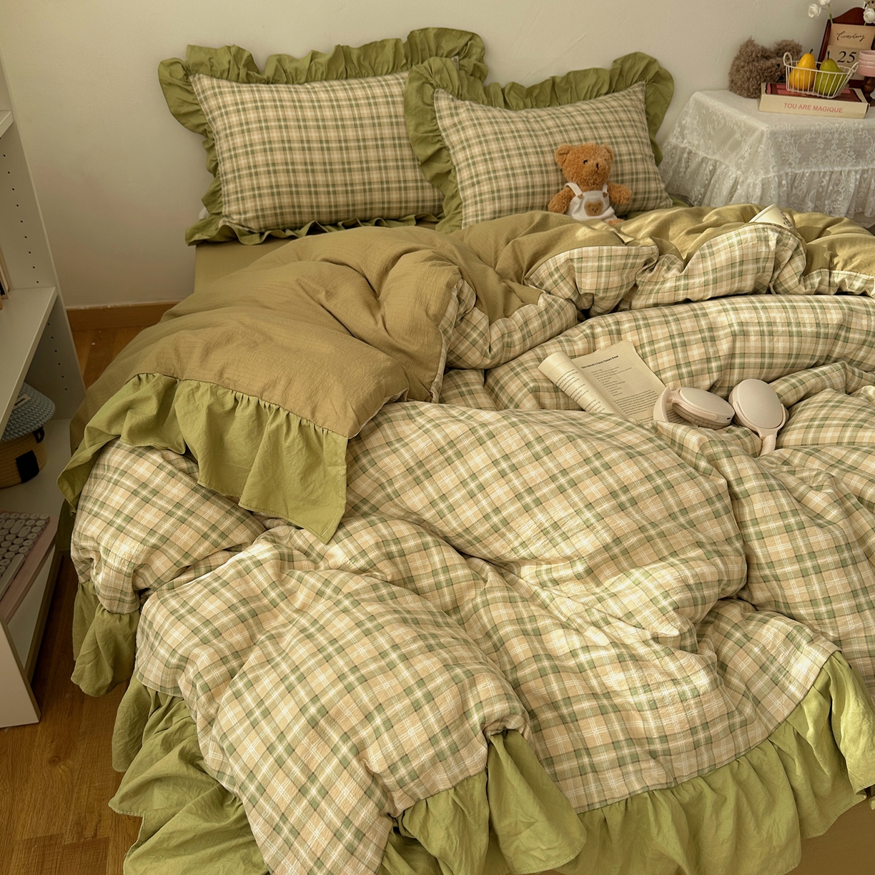 91家纺网 家纺一手货源 找家纺 顾里家纺 2025新款韩系ins复古大花边格纹套件四件套 浅草奶盖