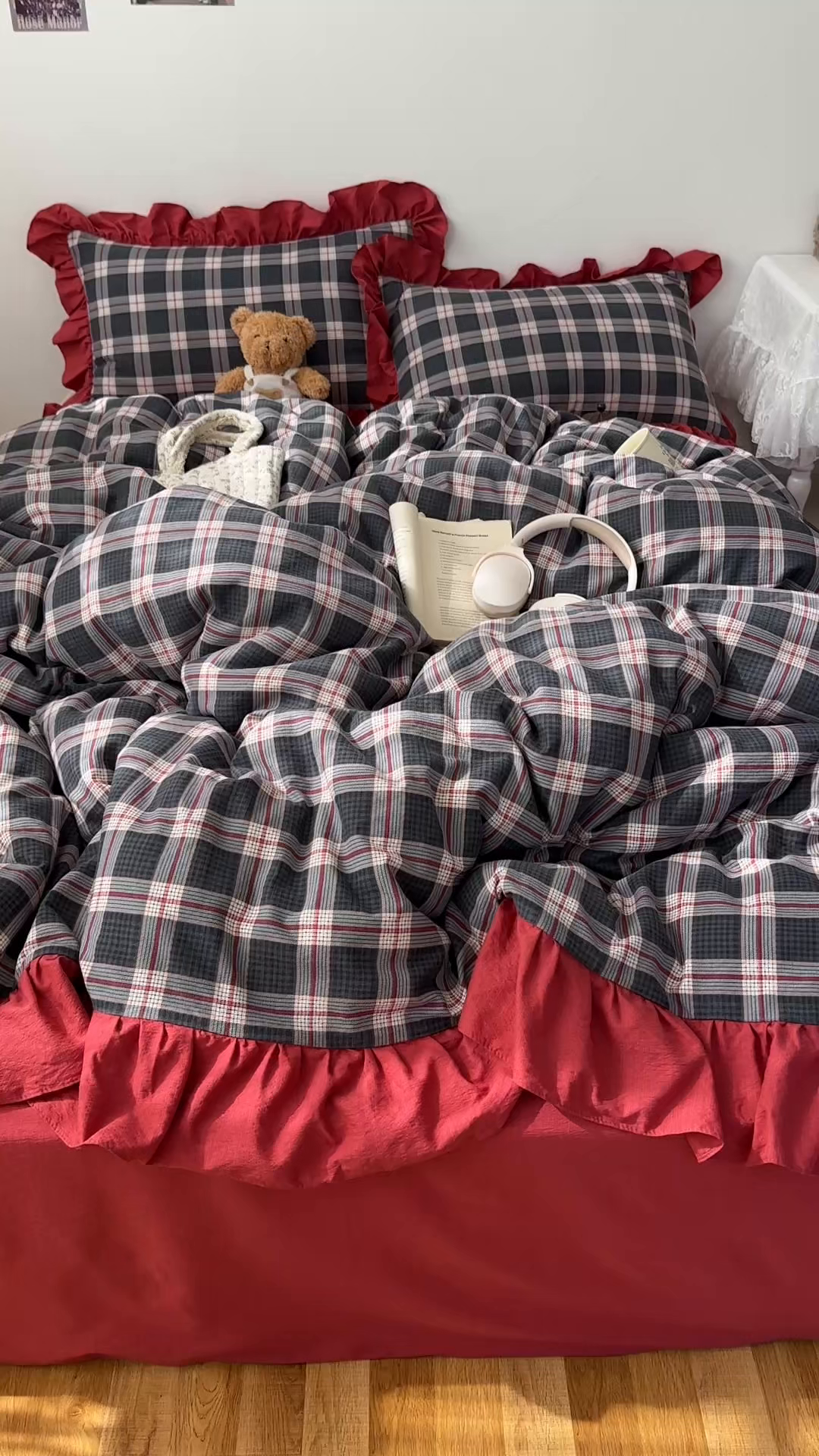 91家纺网 家纺一手货源 找家纺 顾里家纺 2025新款韩系ins复古大花边格纹套件四件套 爱莉诗