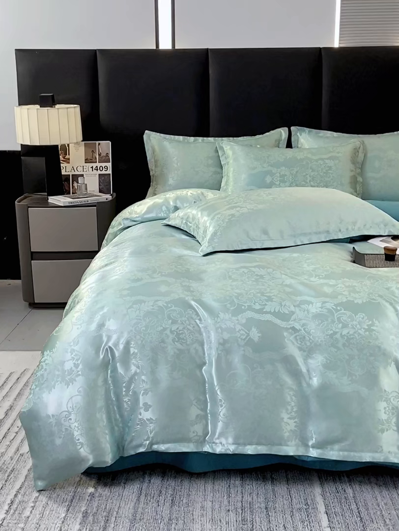 91家纺网 家纺一手货源 找家纺 红日子纺织品 2025新款简约贡缎提花四件套 花香柔情