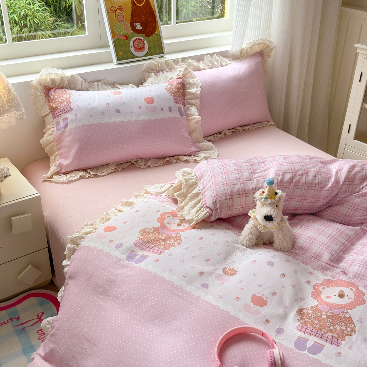 91家纺网 家纺一手货源 找家纺 淑女公社家纺 2025新款全棉双层纱四季款洛丽塔风格四件套 狮子小姐粉