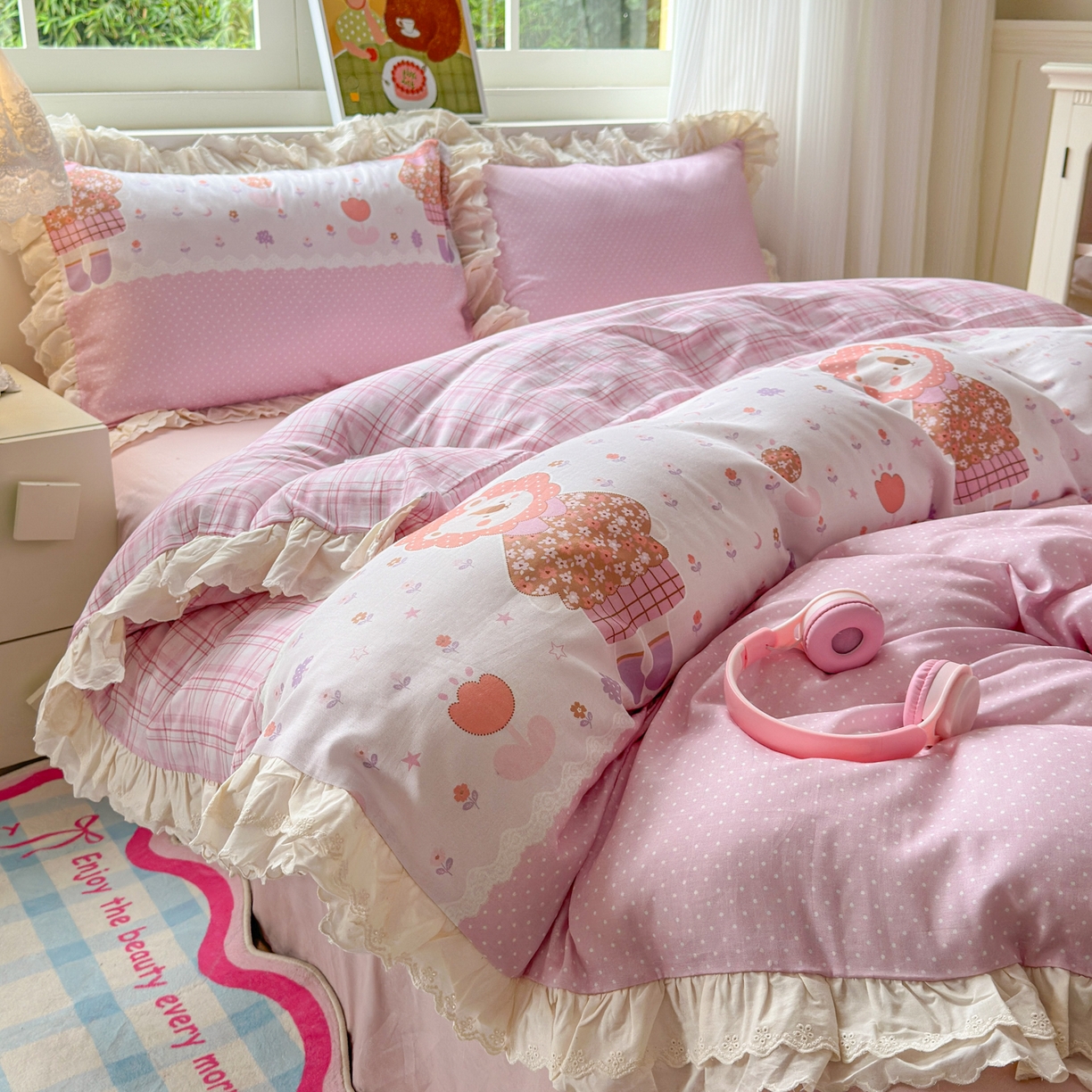 91家纺网 家纺一手货源 找家纺 淑女公社家纺 2025新款全棉双层纱四季款洛丽塔风格四件套 狮子小姐粉