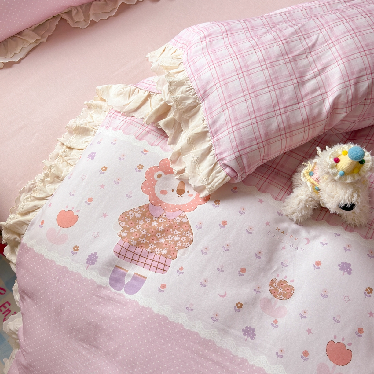 91家纺网 家纺一手货源 找家纺 淑女公社家纺 2025新款全棉双层纱四季款洛丽塔风格四件套 狮子小姐粉