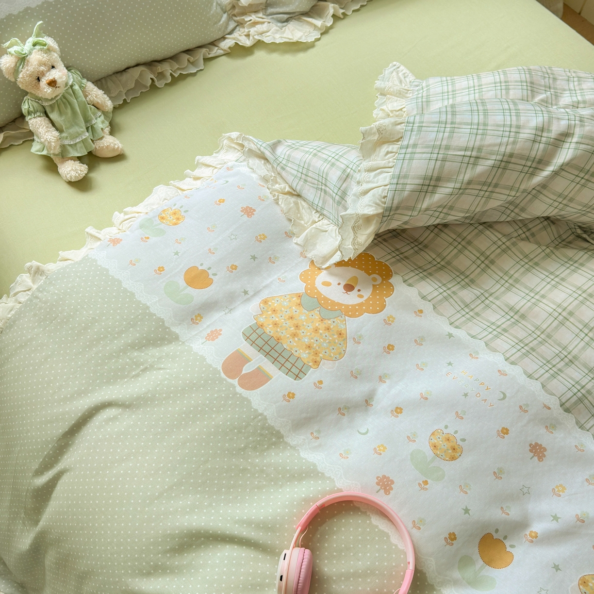 91家纺网 家纺一手货源 找家纺 淑女公社家纺 2025新款全棉双层纱四季款洛丽塔风格四件套 狮子小姐绿