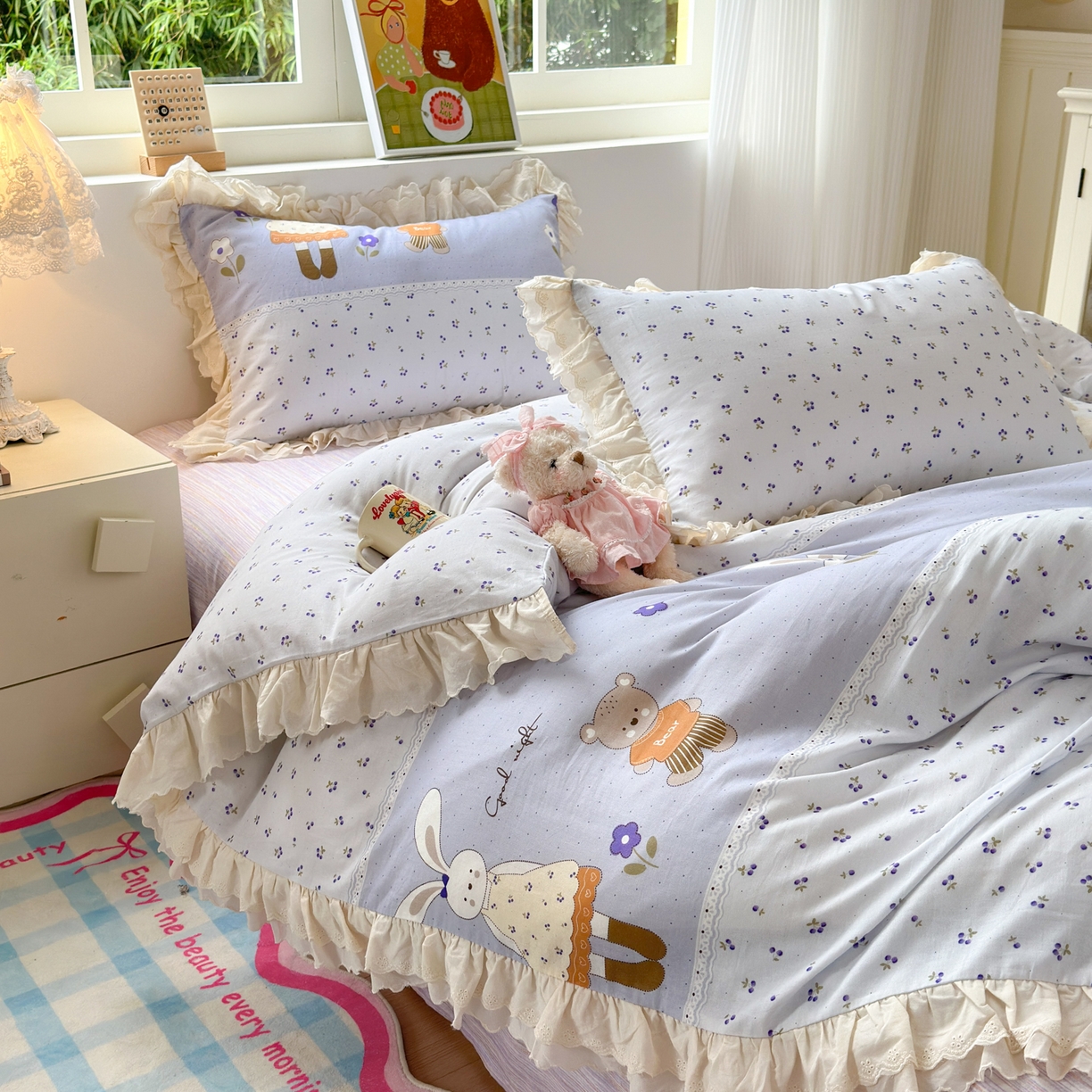 91家纺网 家纺一手货源 找家纺 淑女公社家纺 2025新款全棉双层纱四季款洛丽塔风格四件套 兔小姐和小熊紫