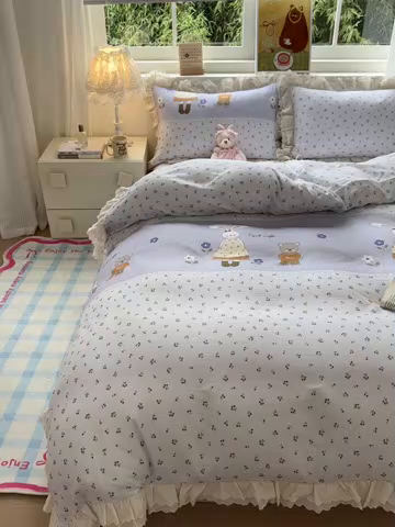 91家纺网 家纺一手货源 找家纺 淑女公社家纺 2025新款全棉双层纱四季款洛丽塔风格四件套 兔小姐和小熊紫