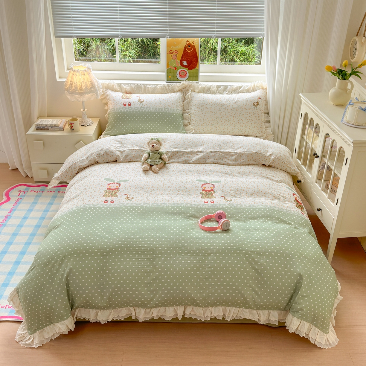 91家纺网 家纺一手货源 找家纺 淑女公社家纺 2025新款全棉双层纱四季款洛丽塔风格四件套 兔小姐和小鸭绿