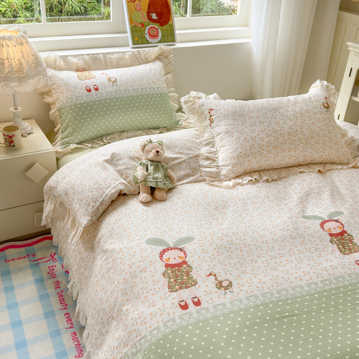 91家纺网 家纺一手货源 找家纺 淑女公社家纺 2025新款全棉双层纱四季款洛丽塔风格四件套 兔小姐和小鸭绿