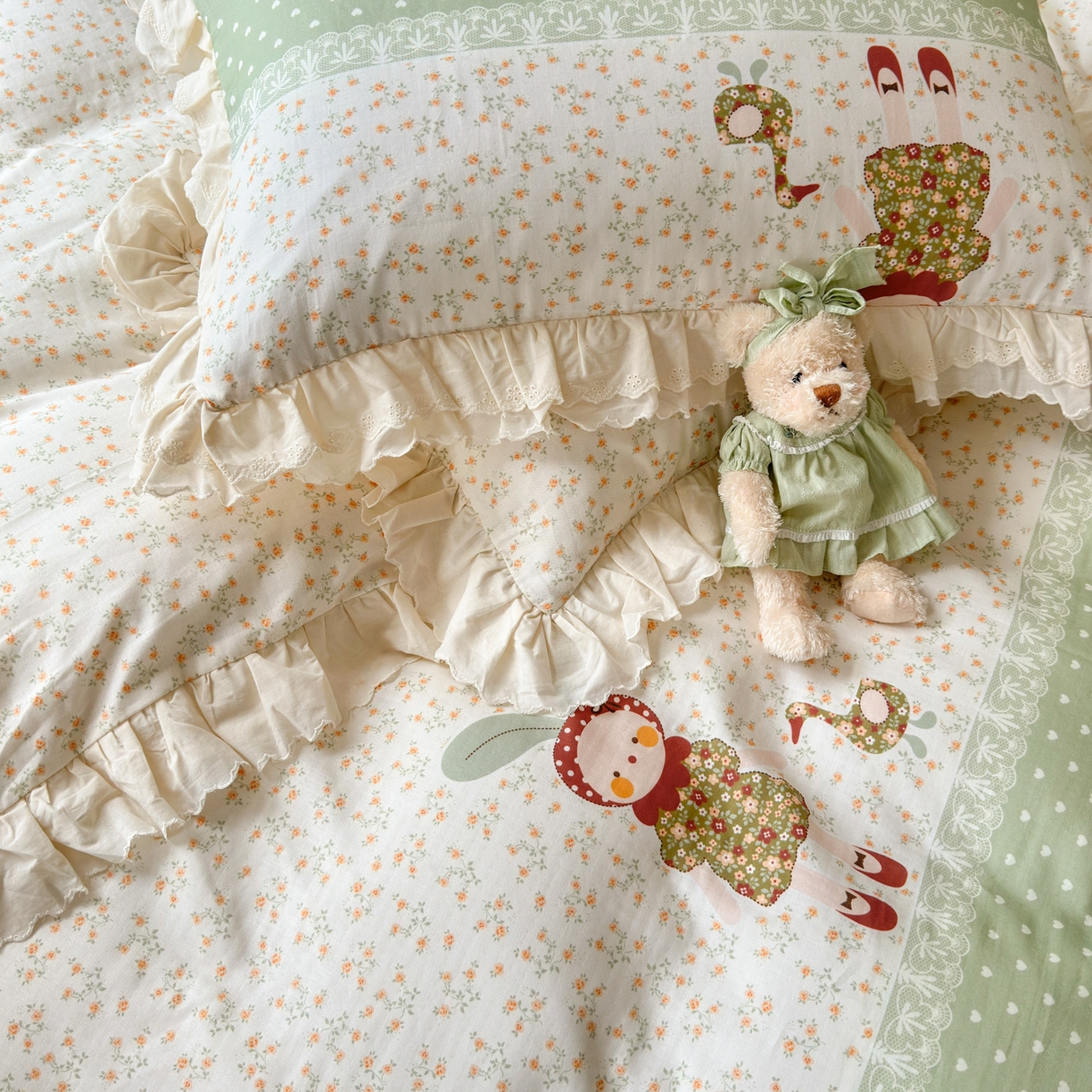 91家纺网 家纺一手货源 找家纺 淑女公社家纺 2025新款全棉双层纱四季款洛丽塔风格四件套 兔小姐和小鸭绿