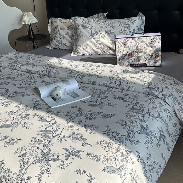 91家纺网 家纺一手货源 找家纺 美丽坊 2025新款天丝锦缎数码印花四件套（配高档礼盒） 析漫枝