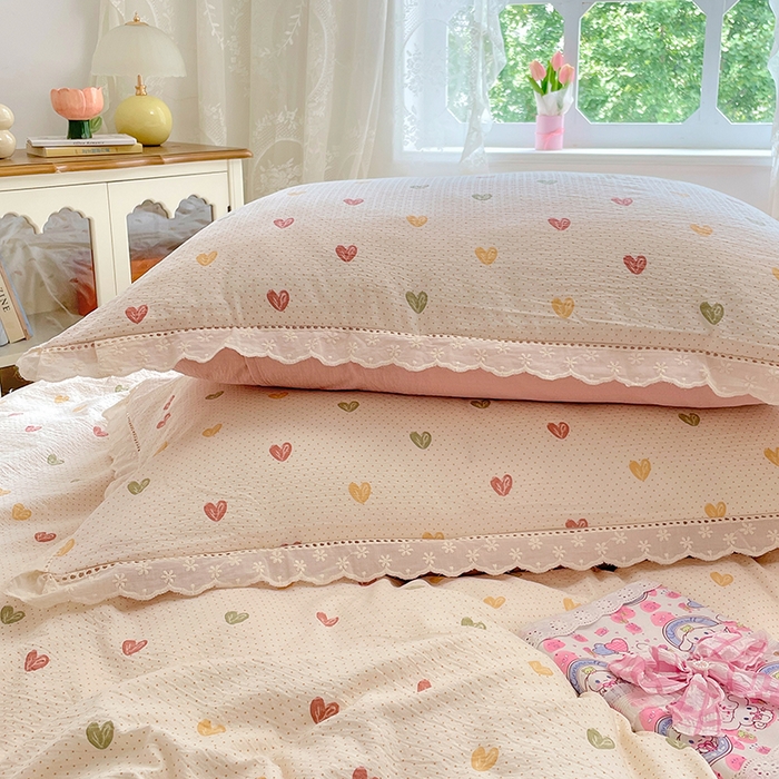 91家纺网 家纺一手货源 找家纺 优佳优品 2025新款A类云感木棉皱皱双层纱全棉镂空花边四件套（提供买家秀） 砰然心动