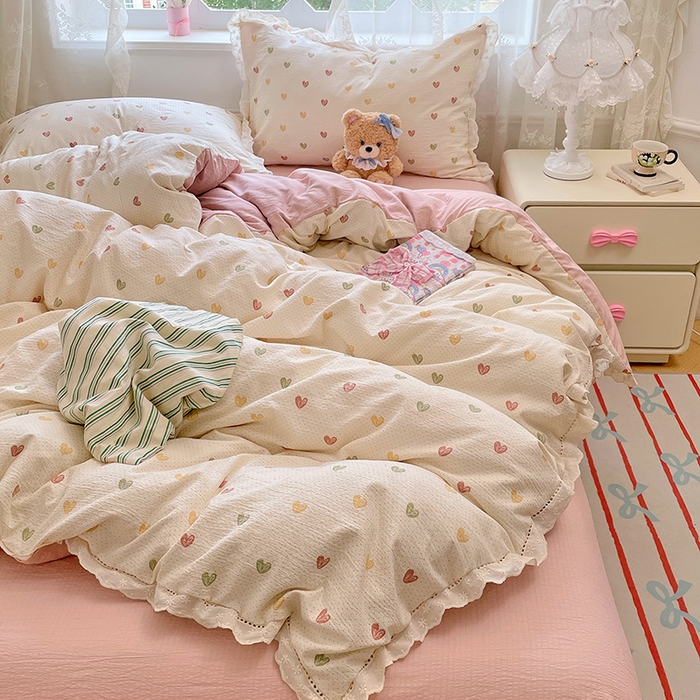 91家纺网 家纺一手货源 找家纺 优佳优品 2025新款A类云感木棉皱皱双层纱全棉镂空花边四件套（提供买家秀） 砰然心动