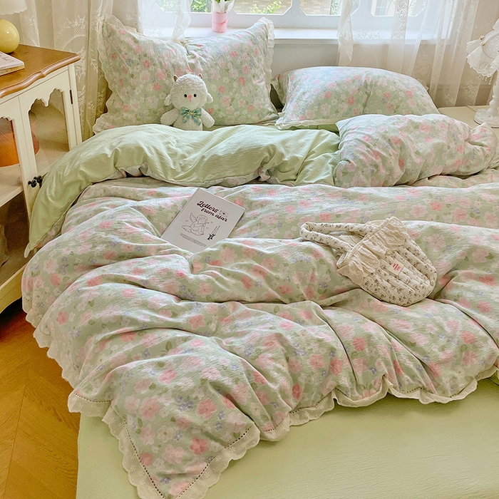 91家纺网 家纺一手货源 找家纺 优佳优品 2025新款A类云感木棉皱皱双层纱全棉镂空花边四件套（提供买家秀） 薄荷之夏