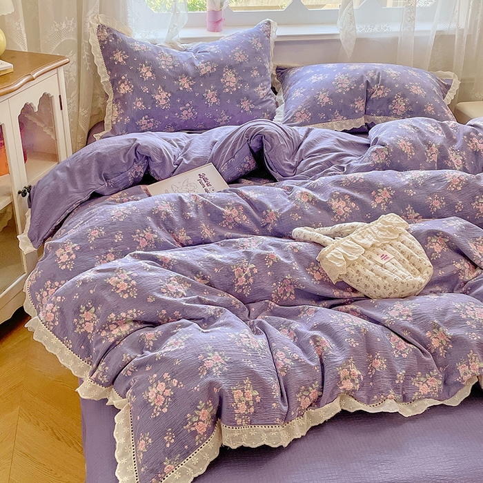 91家纺网 家纺一手货源 找家纺 优佳优品 2025新款A类云感木棉皱皱双层纱全棉镂空花边四件套（提供买家秀） 紫藤花语