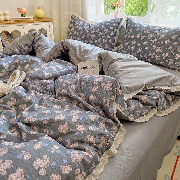 91家纺网 家纺一手货源 找家纺 优佳优品 2025新款A类云感木棉皱皱双层纱全棉镂空花边四件套（提供买家秀） 一抹蓝