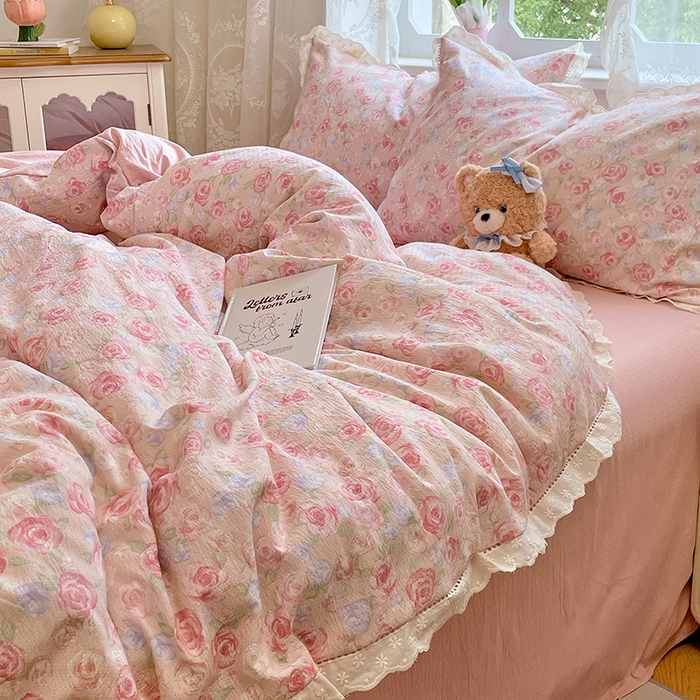 91家纺网 家纺一手货源 找家纺 优佳优品 2025新款A类云感木棉皱皱双层纱全棉镂空花边四件套（提供买家秀） 戴安娜玫瑰