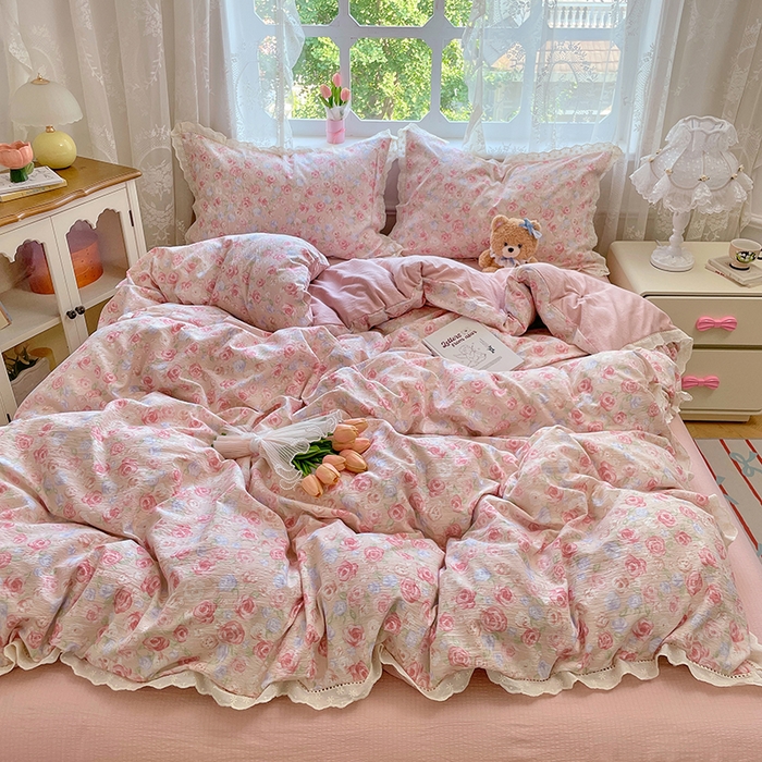 91家纺网 家纺一手货源 找家纺 优佳优品 2025新款A类云感木棉皱皱双层纱全棉镂空花边四件套（提供买家秀） 戴安娜玫瑰