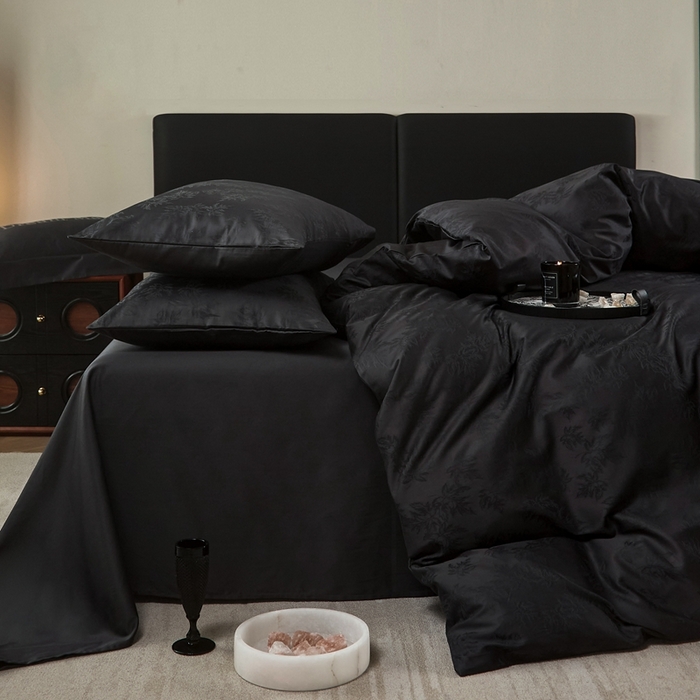 91家纺网 家纺一手货源 找家纺 ONE TWO ONE 121 2025秋冬季新款提花高端贡缎高支高密提花四件套-枫染秋序【券后不得低于228/318/338元】 枫染秋序-墨色