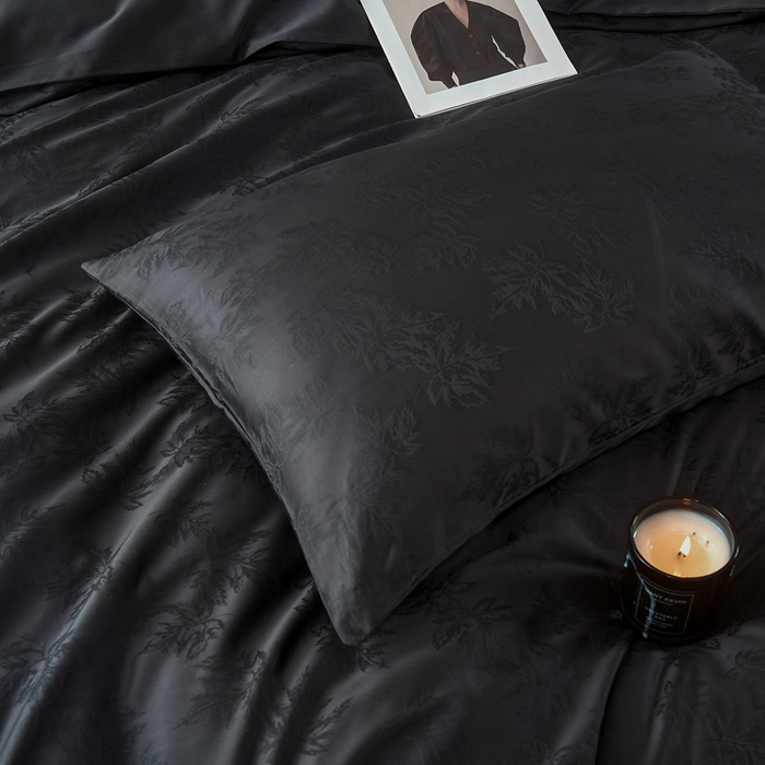 91家纺网 家纺一手货源 找家纺 ONE TWO ONE 121 2025秋冬季新款提花高端贡缎高支高密提花四件套-枫染秋序【券后不得低于228/318/338元】 枫染秋序-墨色