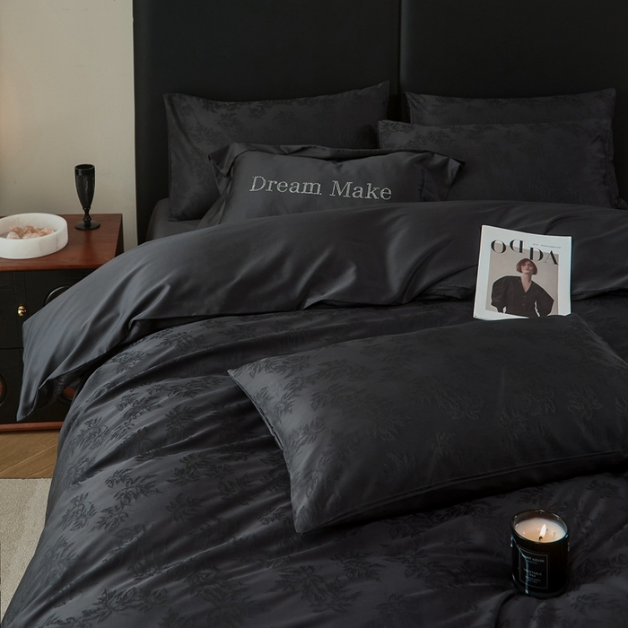 91家纺网 家纺一手货源 找家纺 ONE TWO ONE 121 2025秋冬季新款提花高端贡缎高支高密提花四件套-枫染秋序【券后不得低于228/318/338元】 枫染秋序-墨色