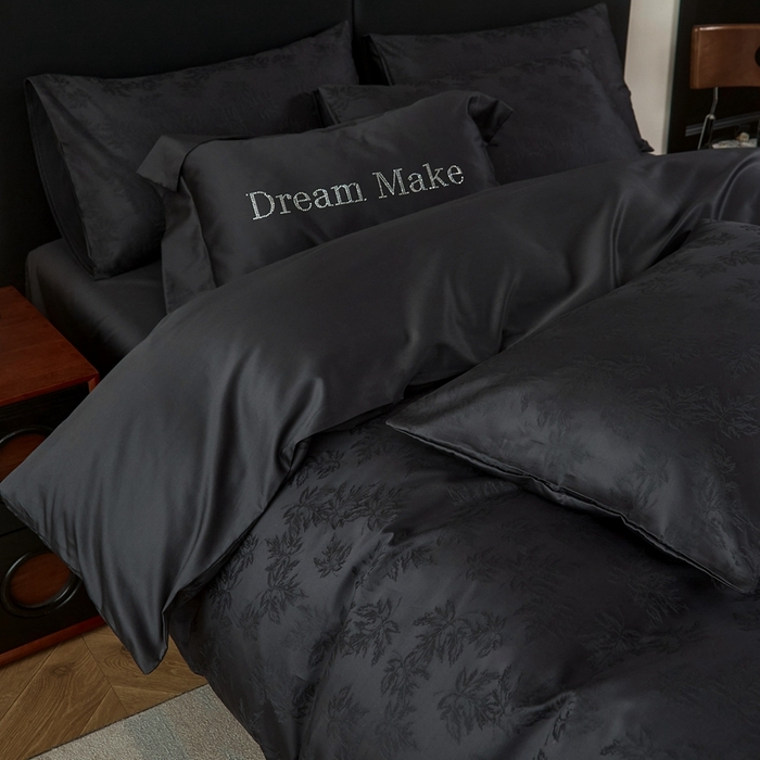 91家纺网 家纺一手货源 找家纺 ONE TWO ONE 121 2025秋冬季新款提花高端贡缎高支高密提花四件套-枫染秋序【券后不得低于228/318/338元】 枫染秋序-墨色