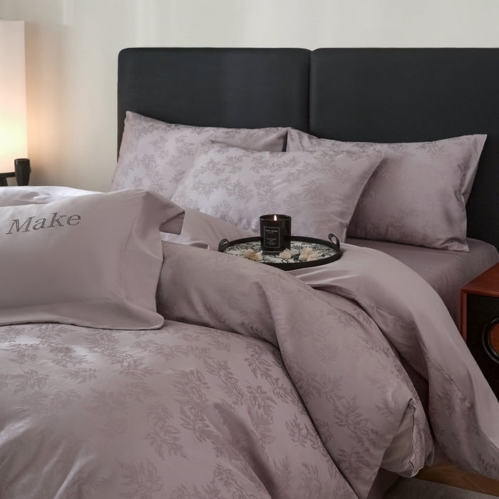 91家纺网 家纺一手货源 找家纺 ONE TWO ONE 121 2025秋冬季新款提花高端贡缎高支高密提花四件套-枫染秋序【券后不得低于228/318/338元】 枫染秋序-烟紫