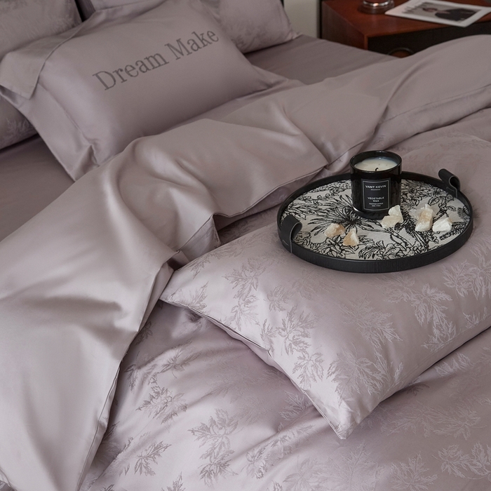 91家纺网 家纺一手货源 找家纺 ONE TWO ONE 121 2025秋冬季新款提花高端贡缎高支高密提花四件套-枫染秋序【券后不得低于228/318/338元】 枫染秋序-烟紫