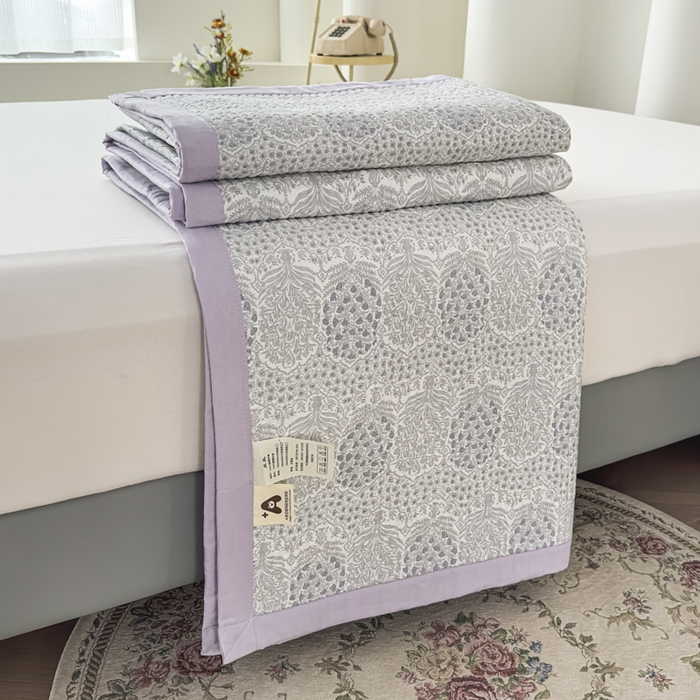 91家纺网 家纺一手货源 找家纺 恒尚居 2025新款A类莱赛尔天丝棉印花床盖-自然丛林 铃兰花园-薰衣紫