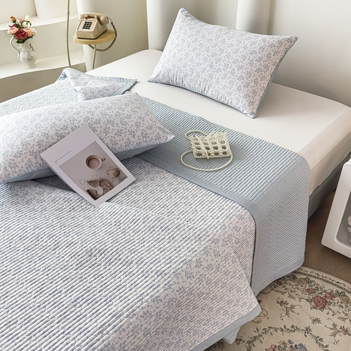 91家纺网 家纺一手货源 找家纺 恒尚居 2025新款A类莱赛尔天丝棉印花床盖-自然丛林 小叶女贞-天蓝