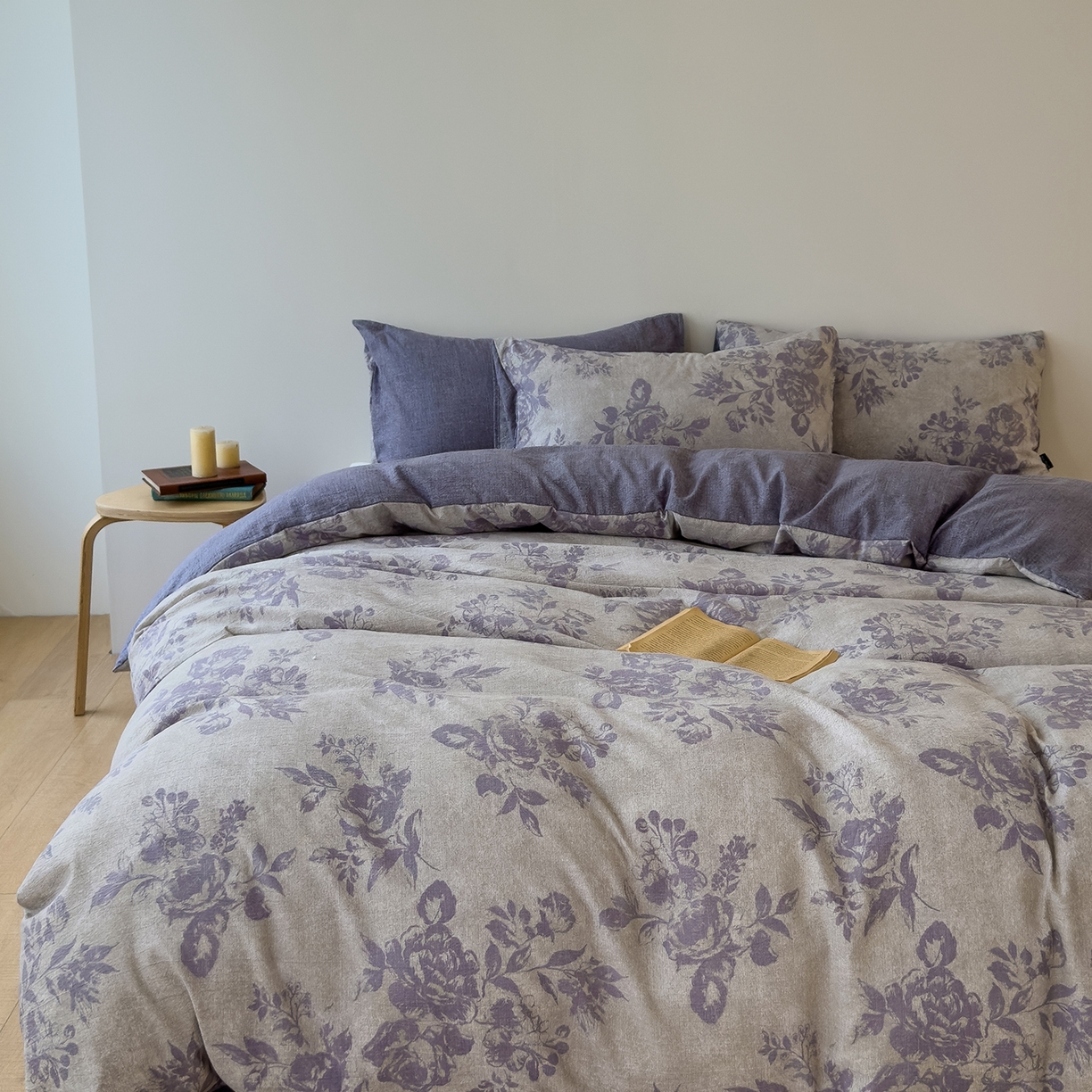 91家纺网 家纺一手货源 找家纺 竹合家纺 2025秋冬新品爆款加厚高克重复古风皱皱印花四件套 风木瑾-紫