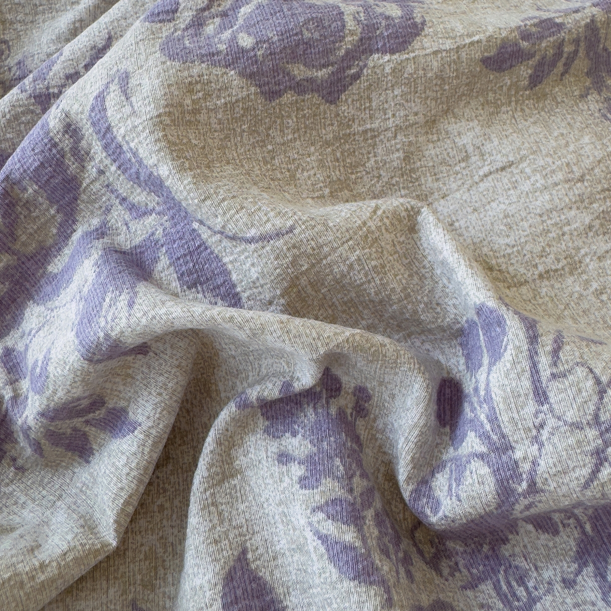 91家纺网 家纺一手货源 找家纺 竹合家纺 2025秋冬新品爆款加厚高克重复古风皱皱印花四件套 风木瑾-紫