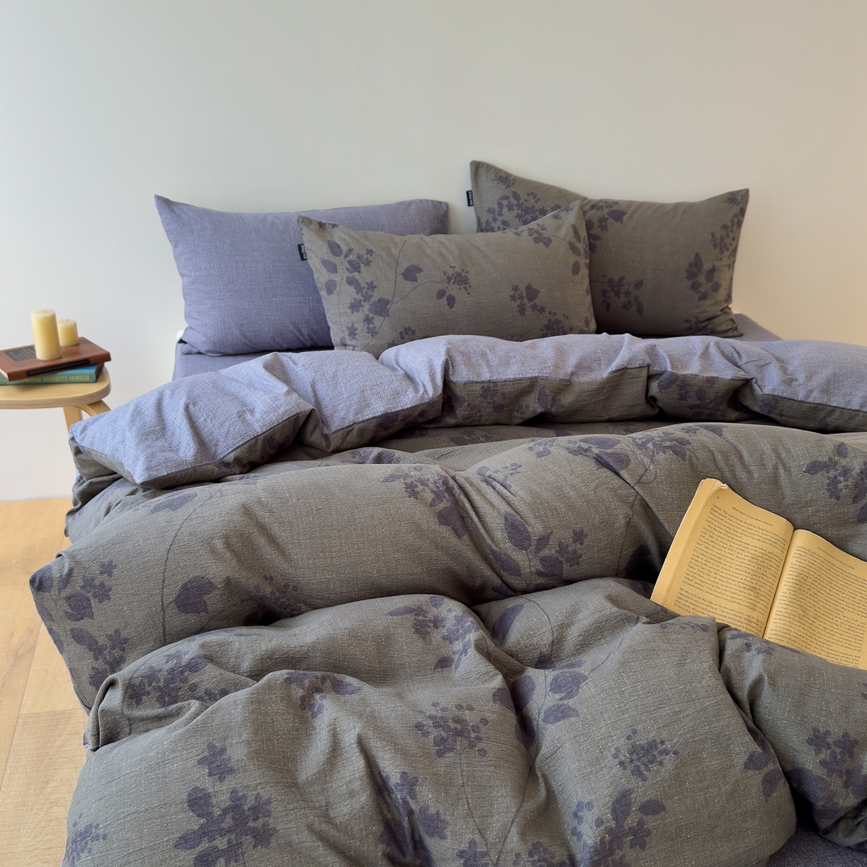 91家纺网 家纺一手货源 找家纺 竹合家纺 2025秋冬新品爆款加厚高克重复古风皱皱印花四件套 颂青时