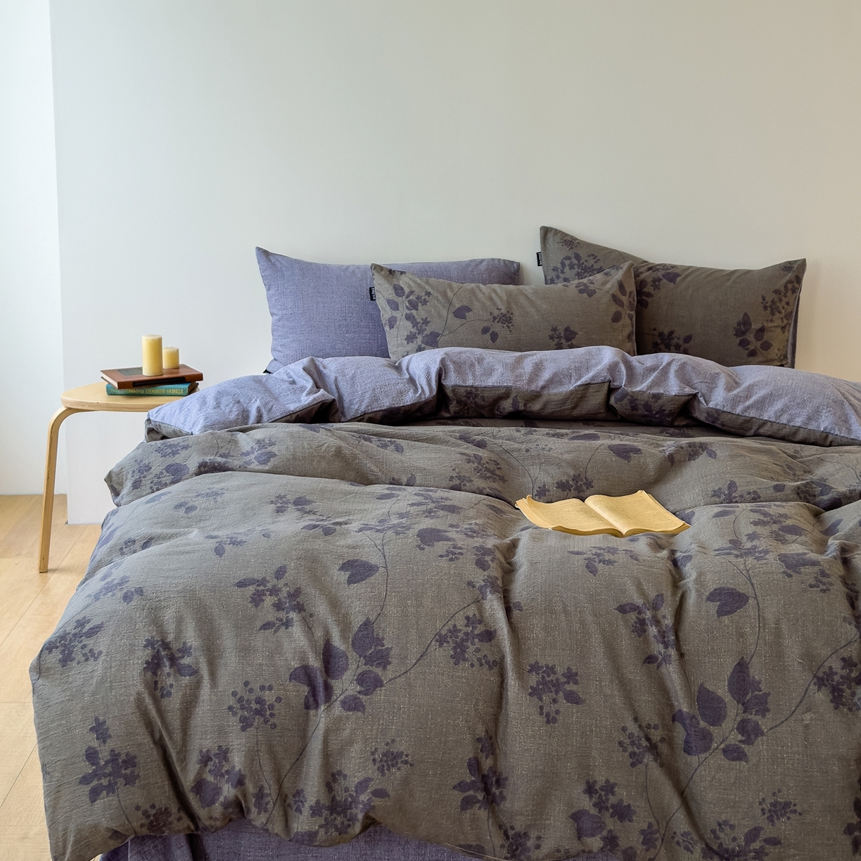 91家纺网 家纺一手货源 找家纺 竹合家纺 2025秋冬新品爆款加厚高克重复古风皱皱印花四件套 颂青时