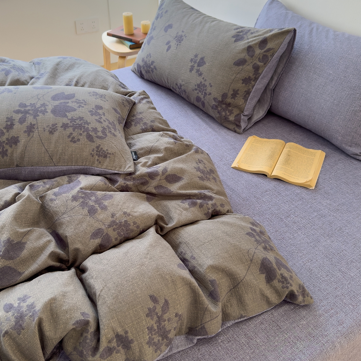 91家纺网 家纺一手货源 找家纺 竹合家纺 2025秋冬新品爆款加厚高克重复古风皱皱印花四件套 颂青时