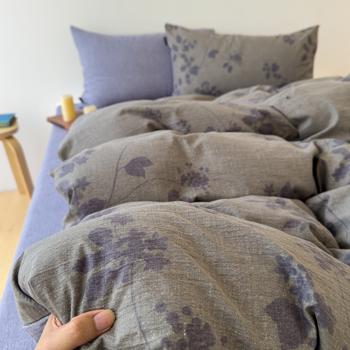 91家纺网 家纺一手货源 找家纺 竹合家纺 2025秋冬新品爆款加厚高克重复古风皱皱印花四件套 颂青时