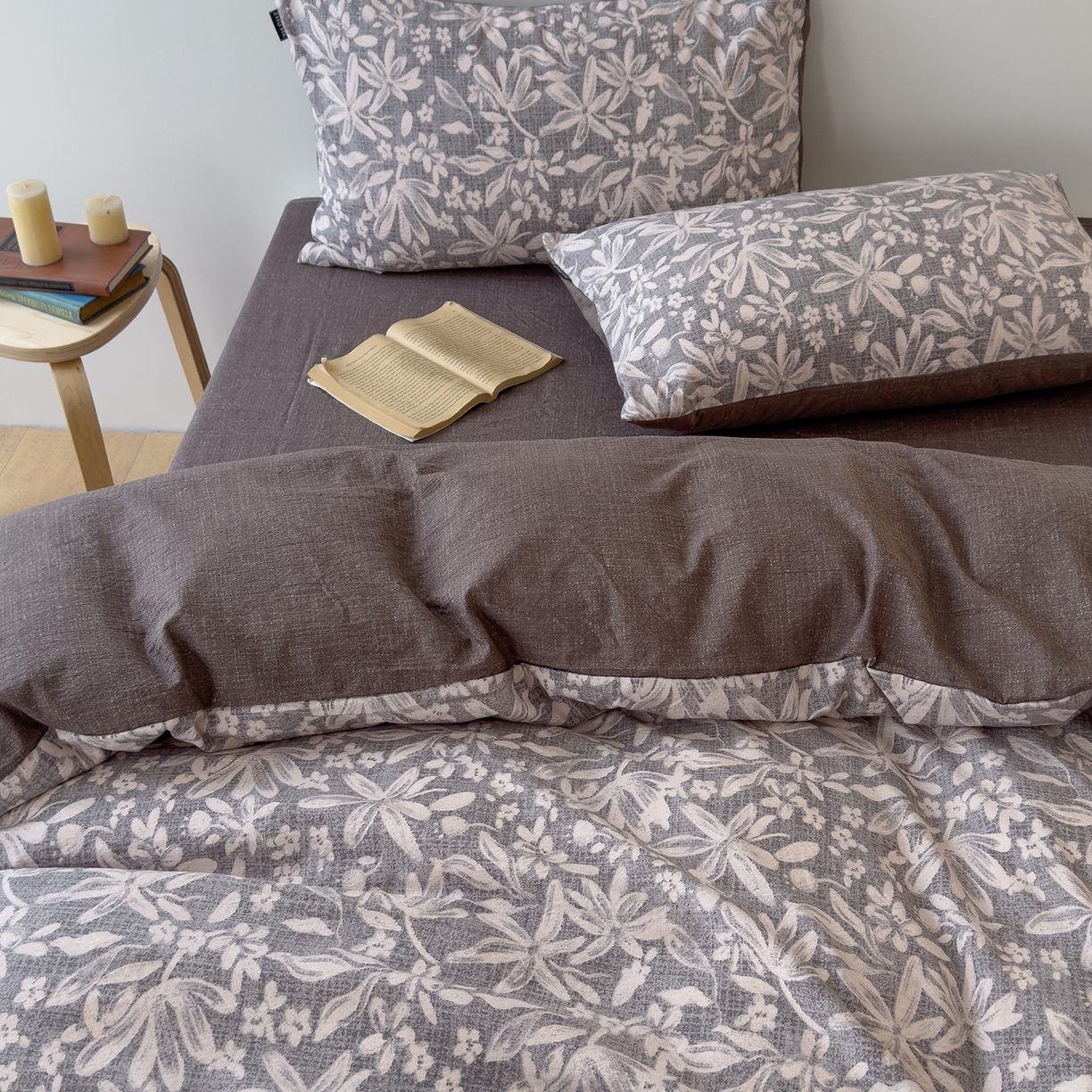 91家纺网 家纺一手货源 找家纺 竹合家纺 2025秋冬新品爆款加厚高克重复古风皱皱印花四件套 苍梧