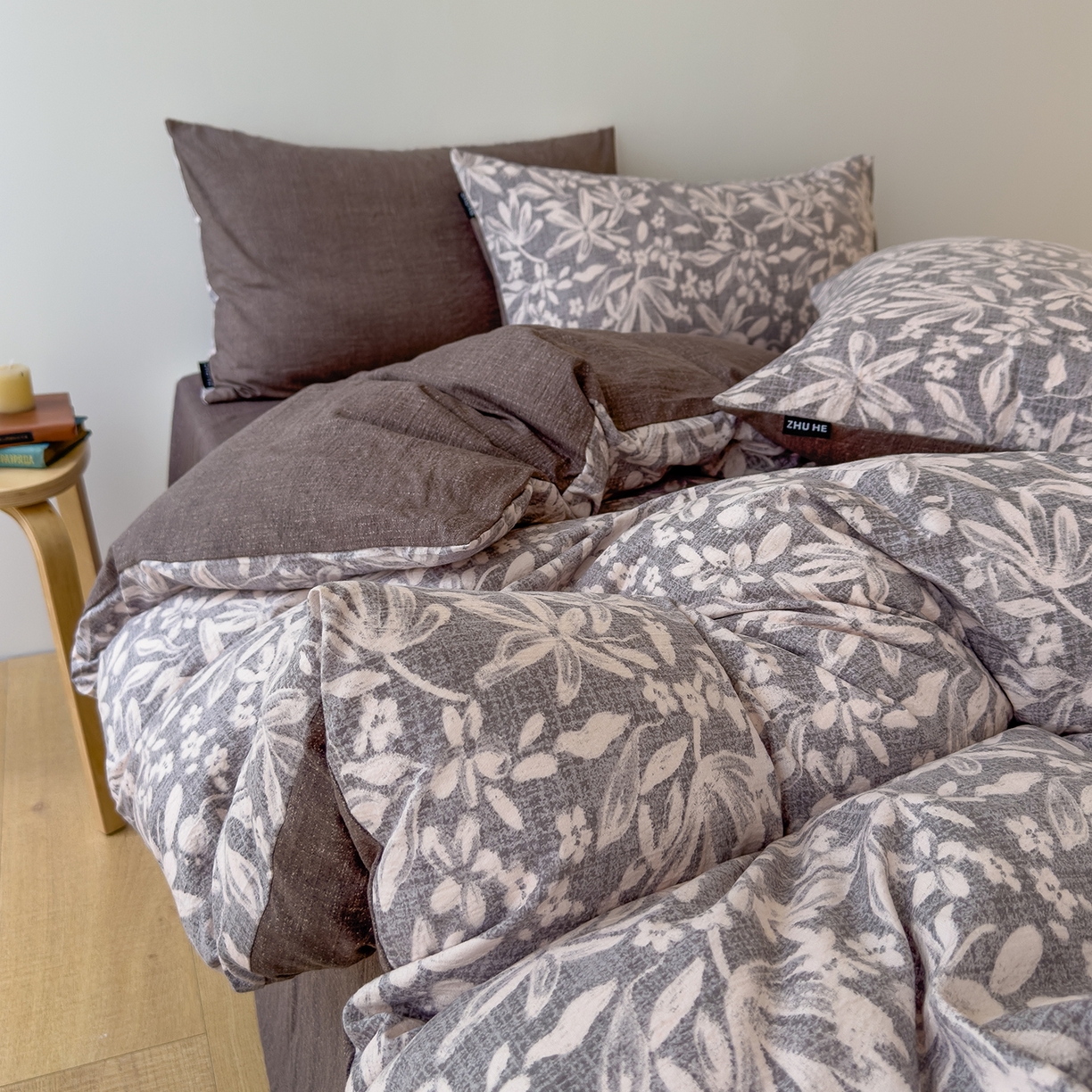 91家纺网 家纺一手货源 找家纺 竹合家纺 2025秋冬新品爆款加厚高克重复古风皱皱印花四件套 苍梧