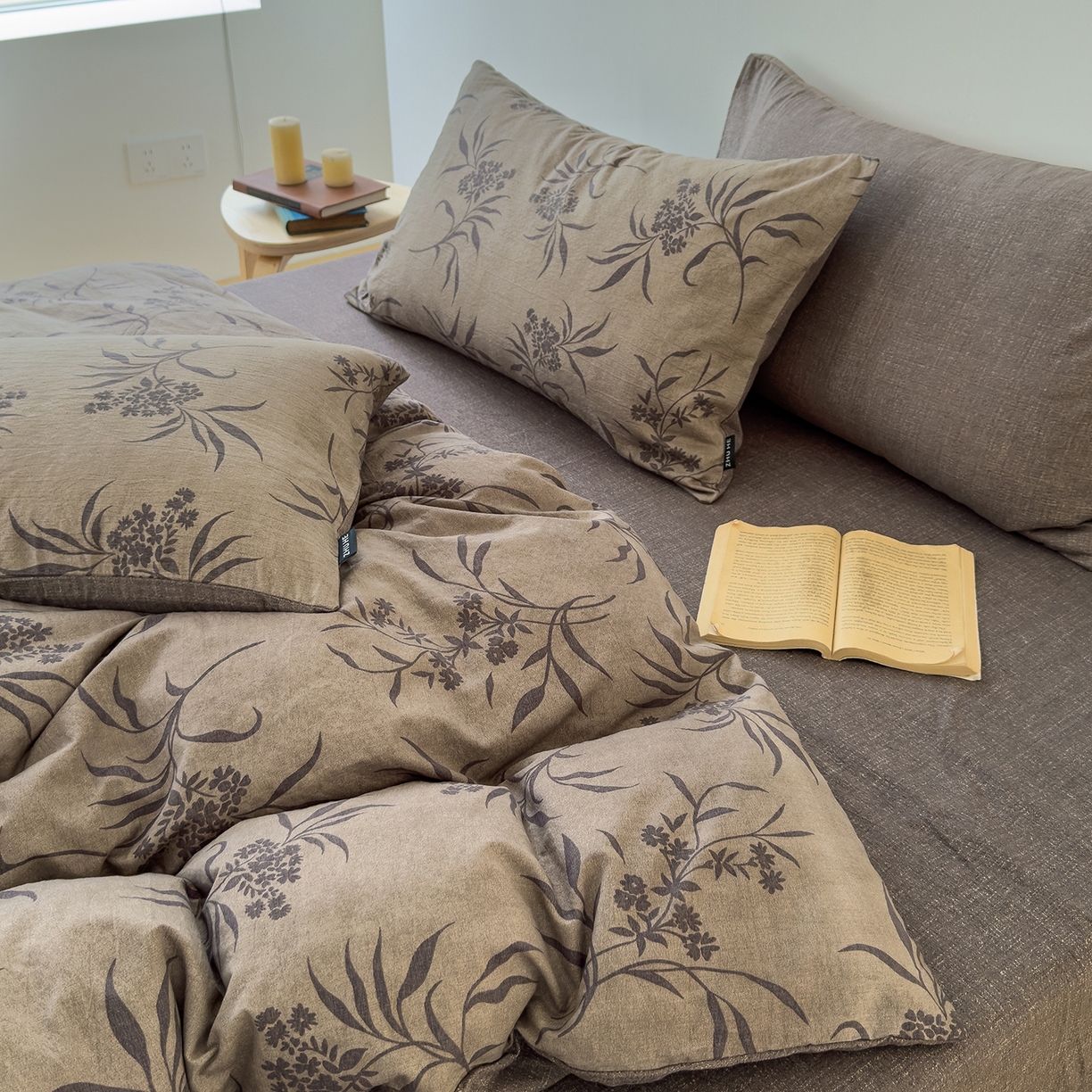 91家纺网 家纺一手货源 找家纺 竹合家纺 2025秋冬新品爆款加厚高克重复古风皱皱印花四件套 玉茗