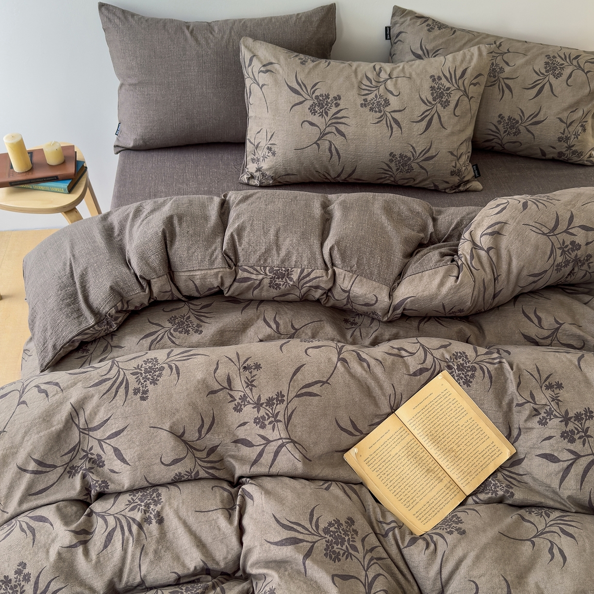 91家纺网 家纺一手货源 找家纺 竹合家纺 2025秋冬新品爆款加厚高克重复古风皱皱印花四件套 玉茗